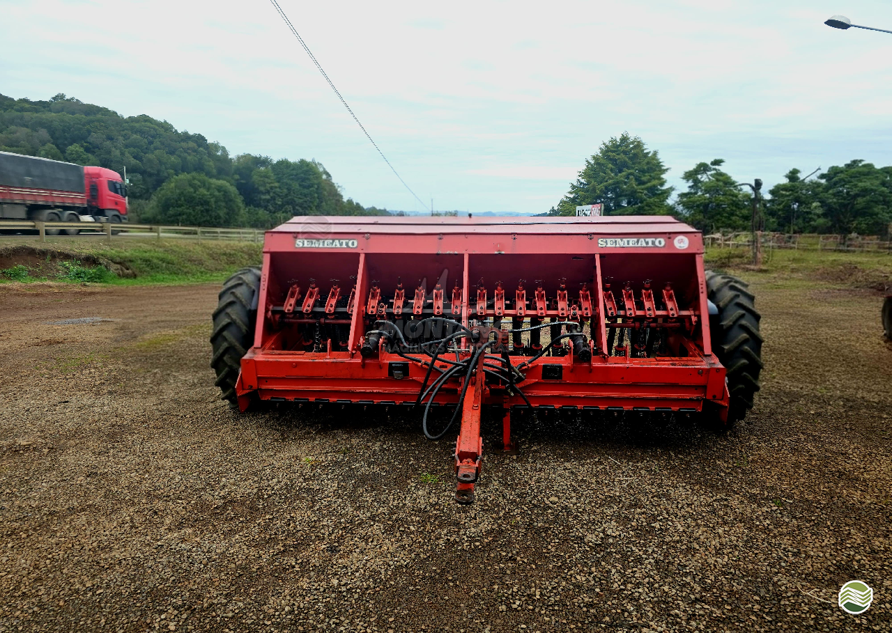 PLANTADEIRA SEMEATO SEMEATO TD300 Montano Máquinas Agrícolas LAGOA VERMELHA RIO GRANDE DO SUL RS